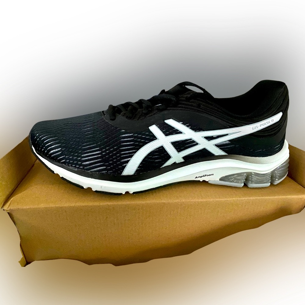 Women’s Asics GEL-PULSE 11
WOMEN WIDED
BLACK/PIEDMONT GREY
US Size 12 Amolifoam